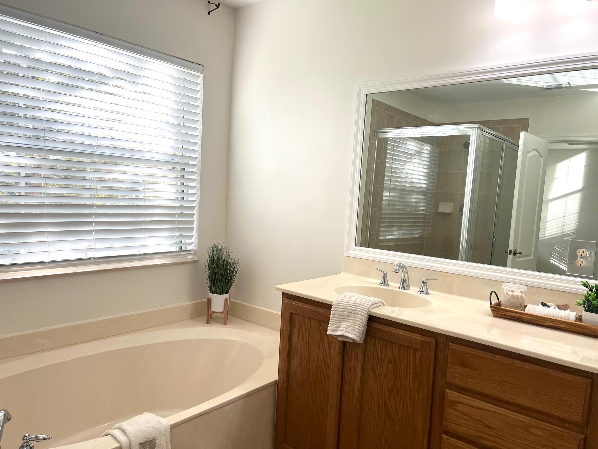 VERONA PALMS - Residential