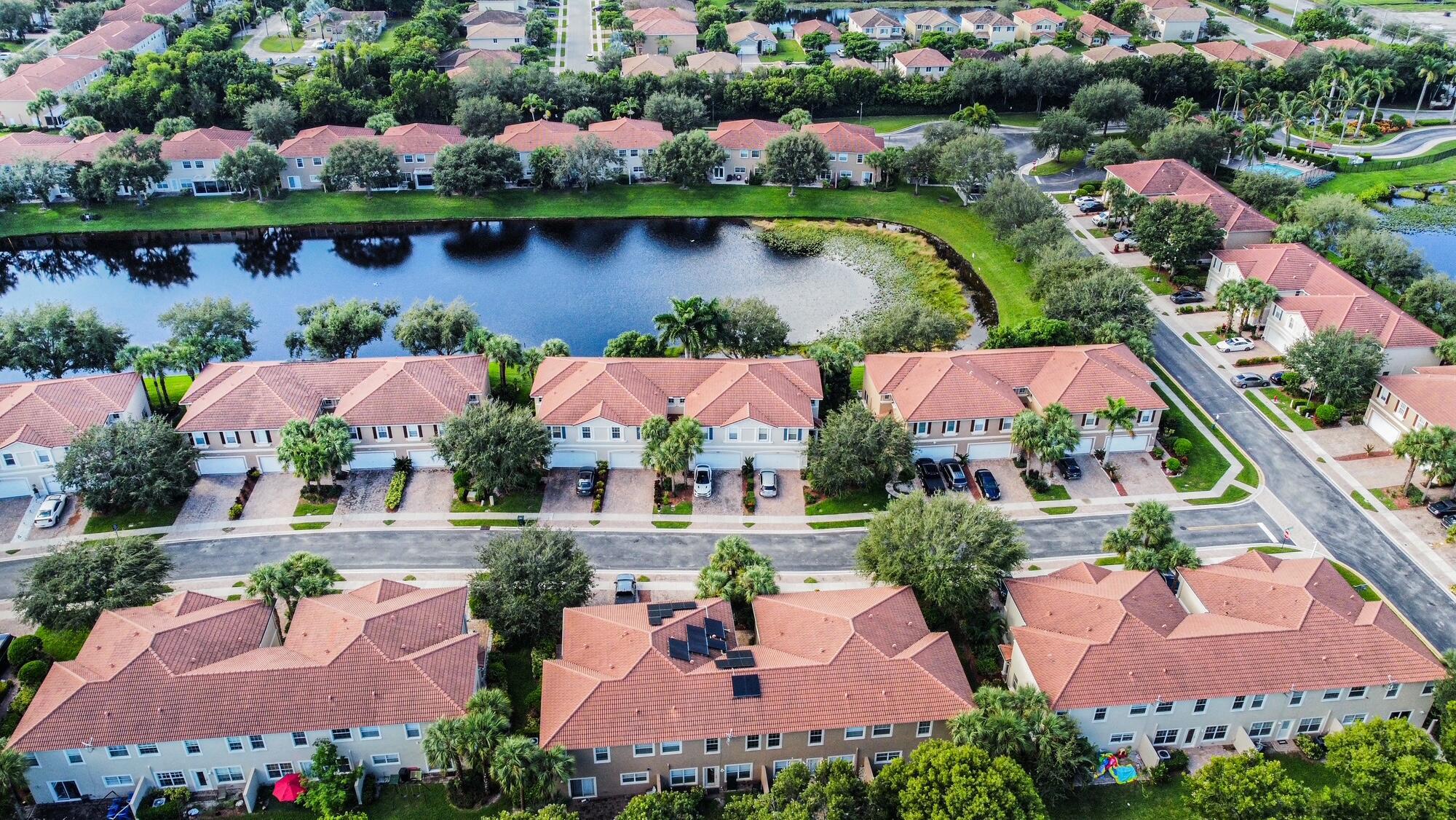 VERONA PALMS - Residential