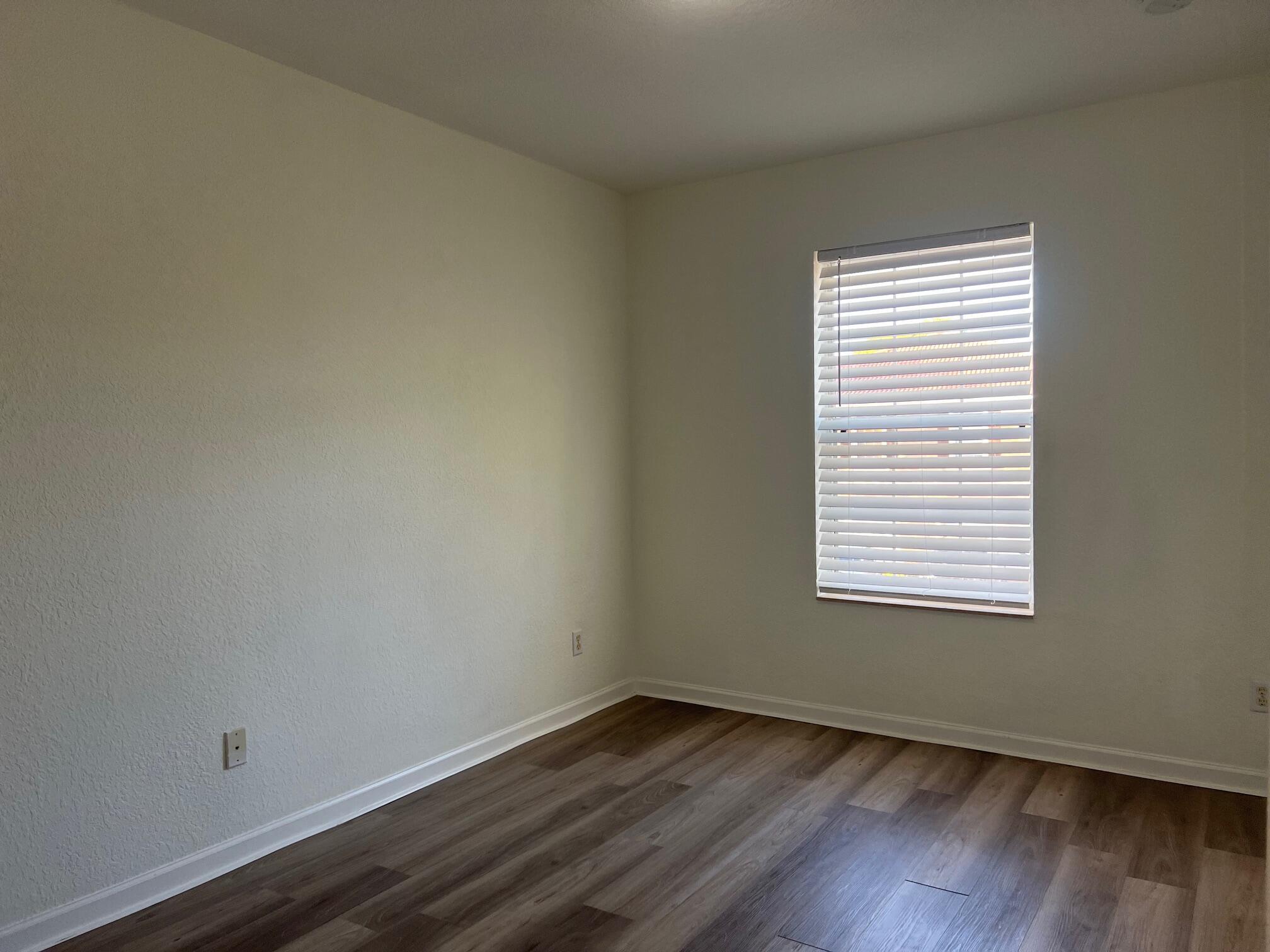 VERONA PALMS - Residential