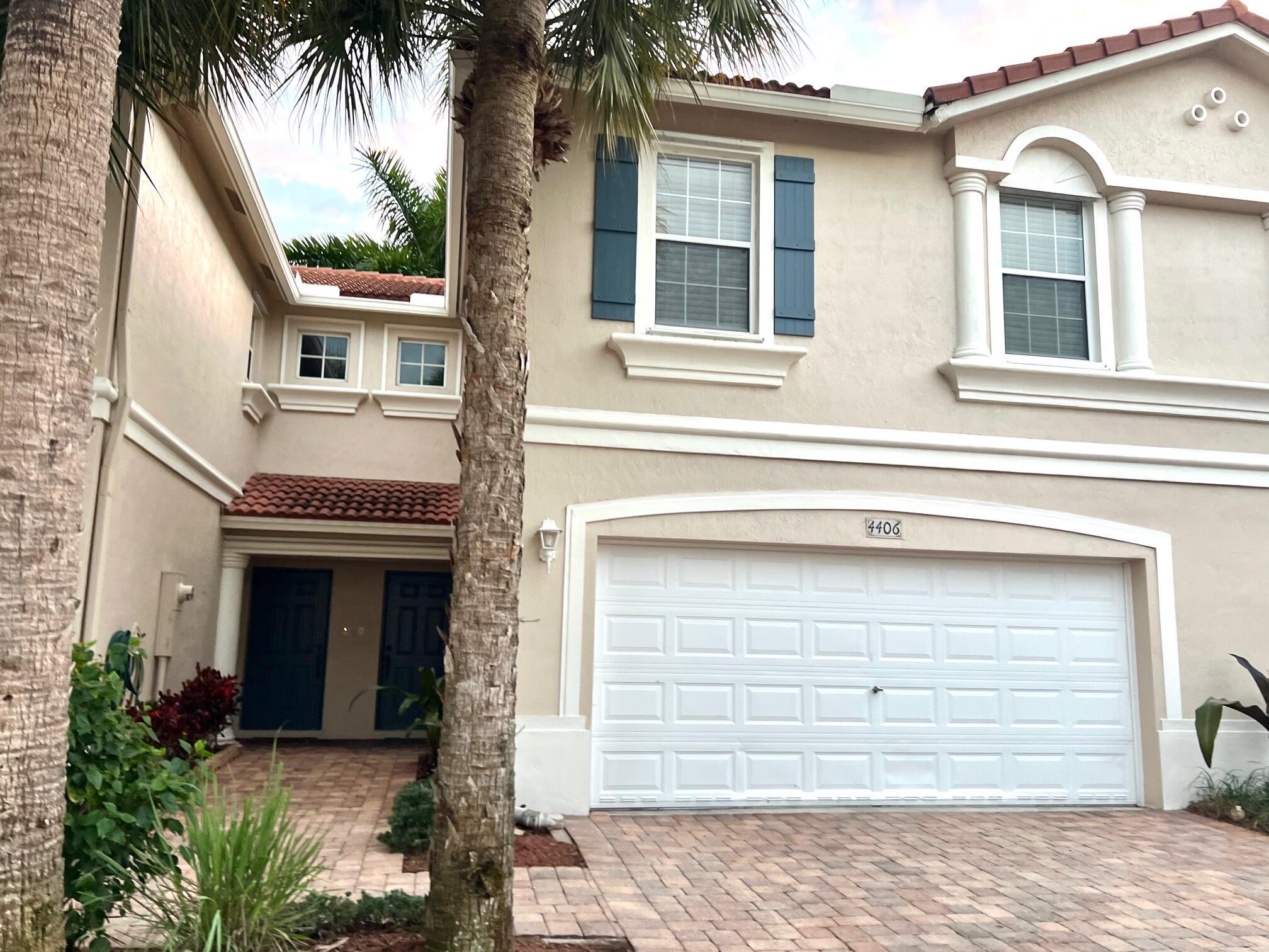 VERONA PALMS - Residential
