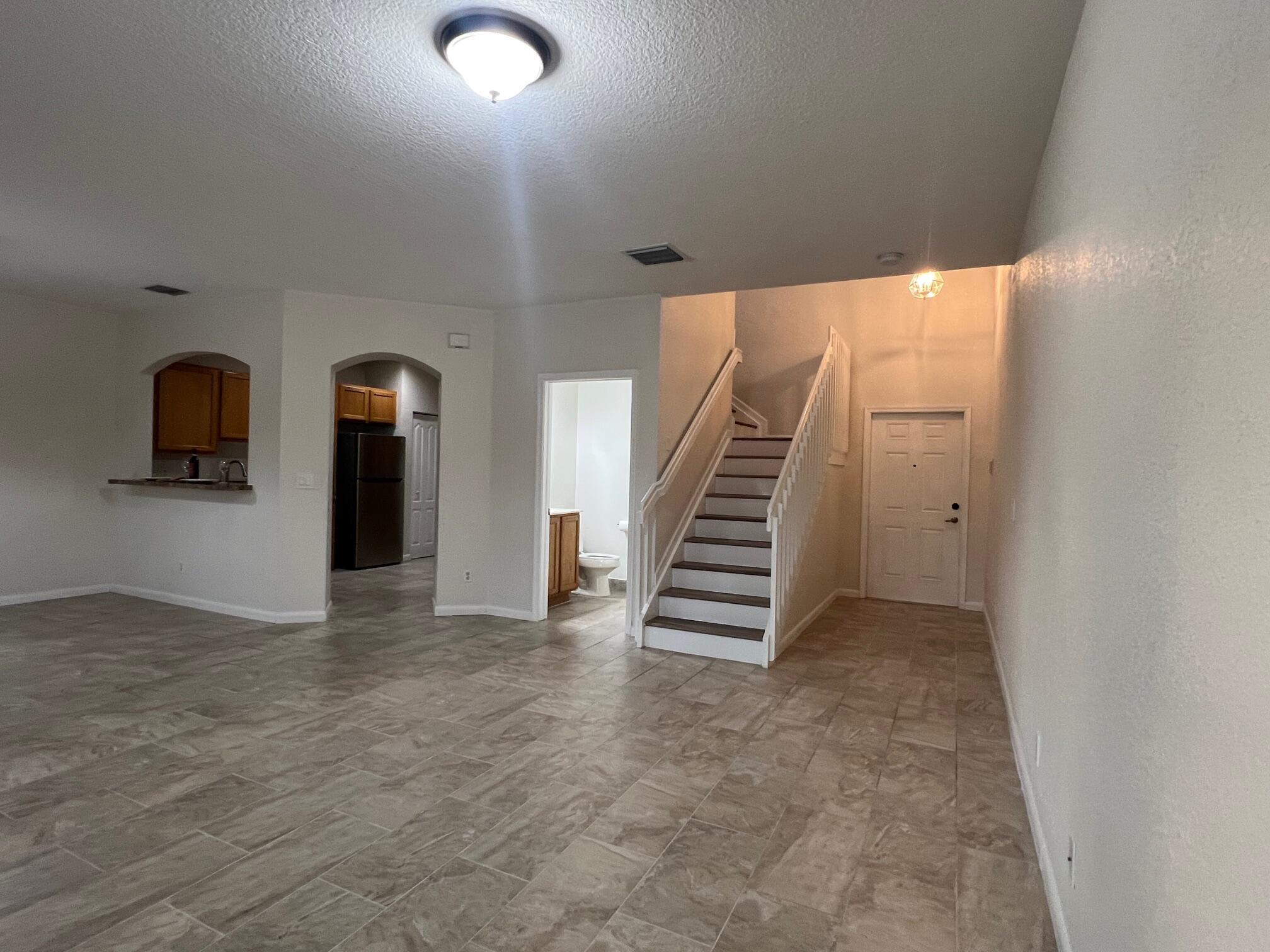 VERONA PALMS - Residential