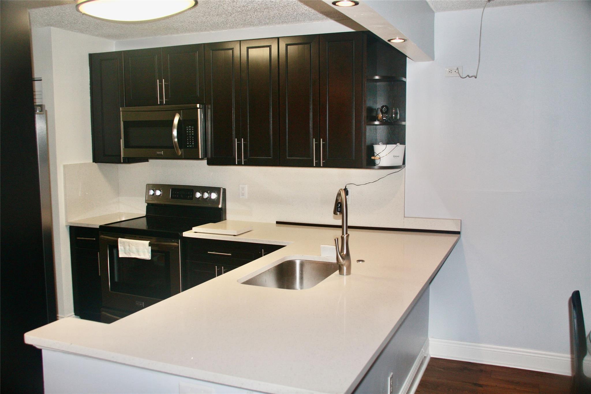 Crossfox condominiums - Residential