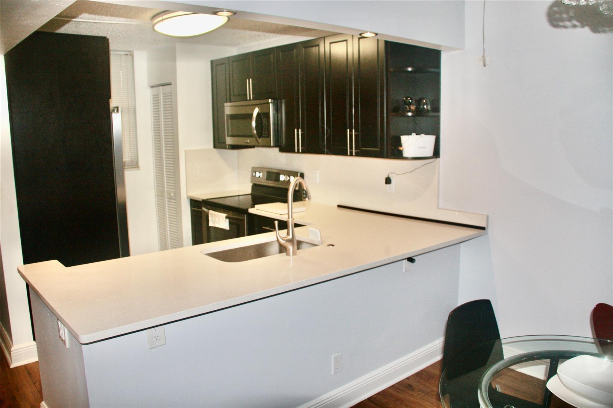 Crossfox condominiums - Residential
