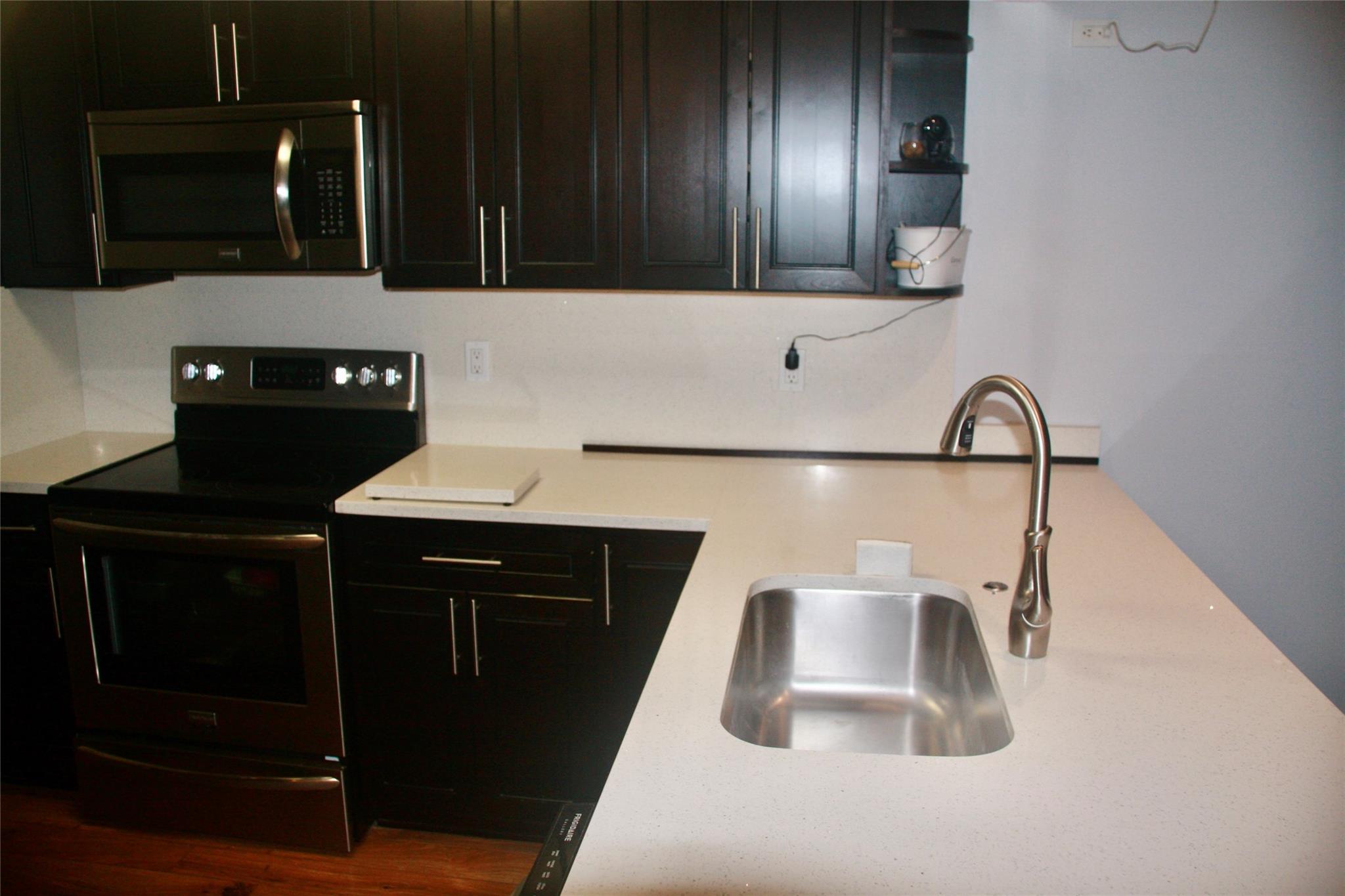 Crossfox condominiums - Residential