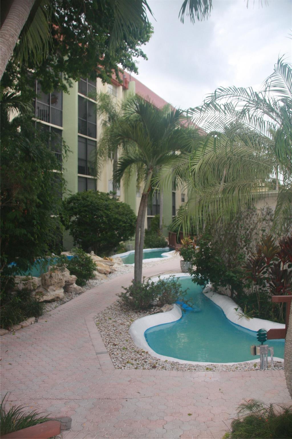 Crossfox condominiums - Residential