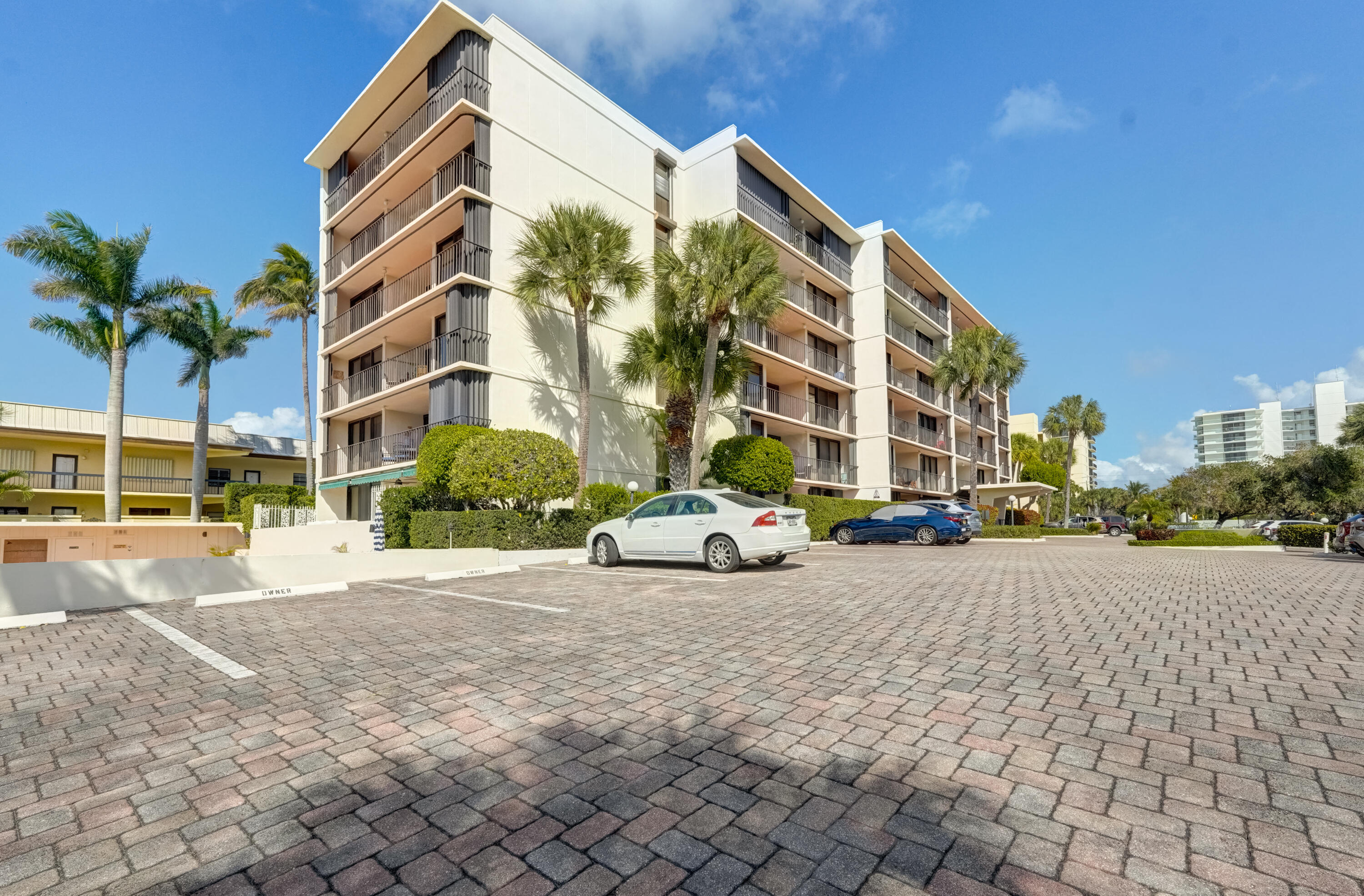 OCEAN VILLAS CONDO APTS - Residential