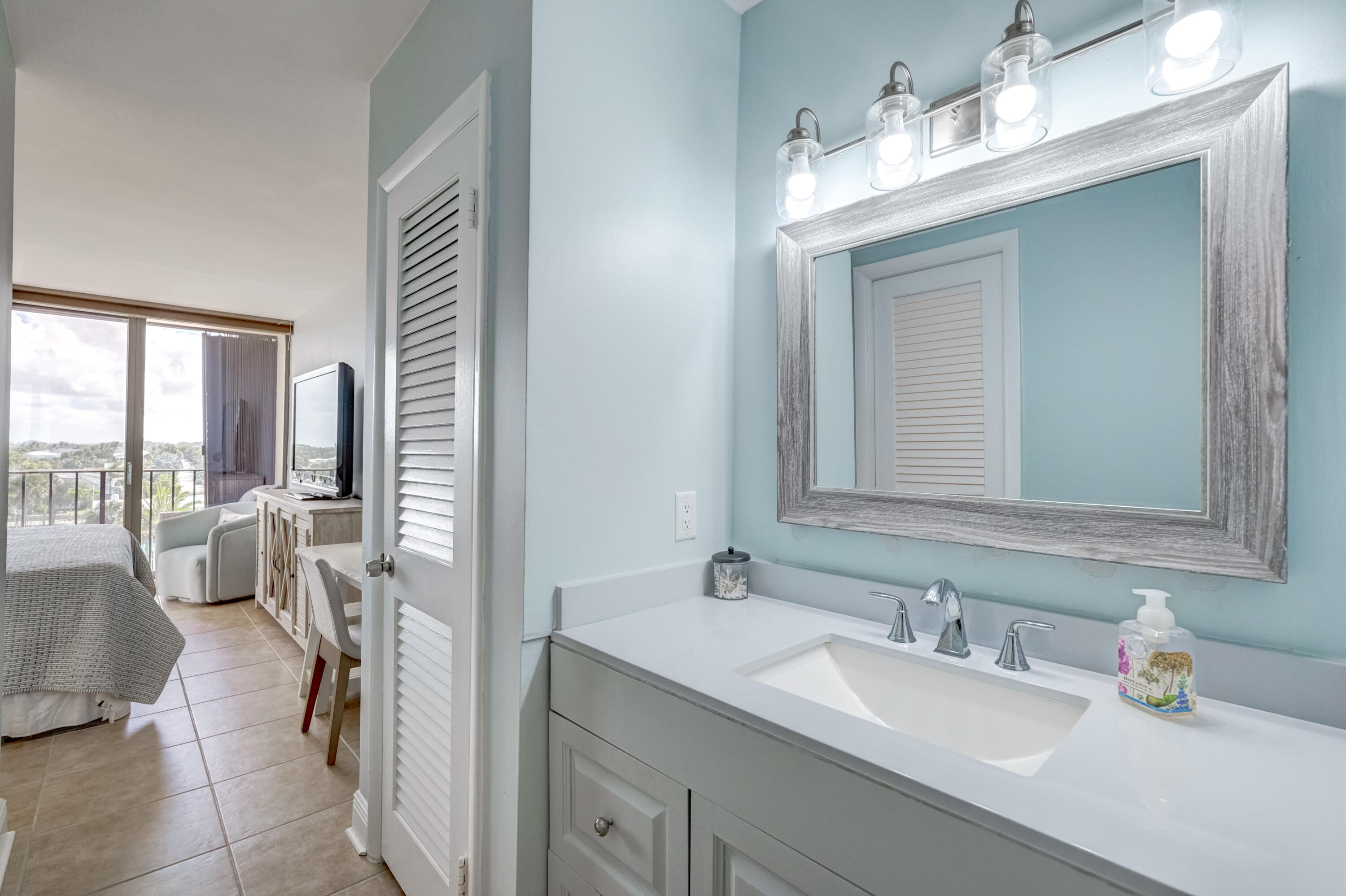 OCEAN VILLAS CONDO APTS - Residential