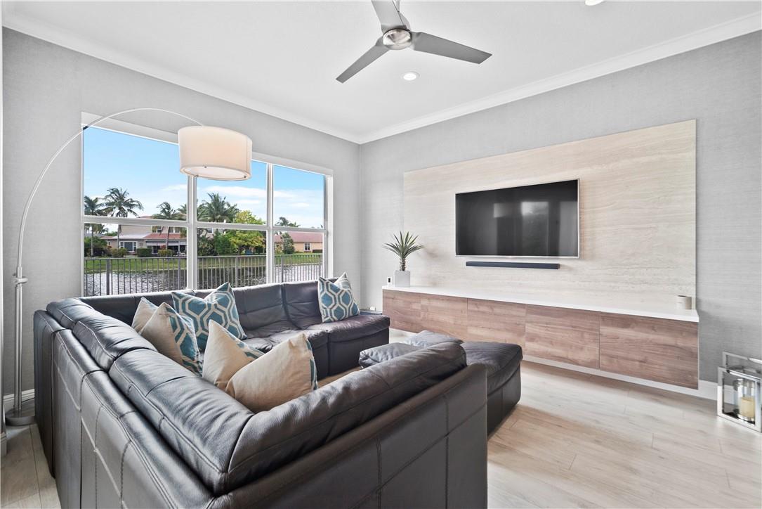 PARKLAND ISLES - Residential