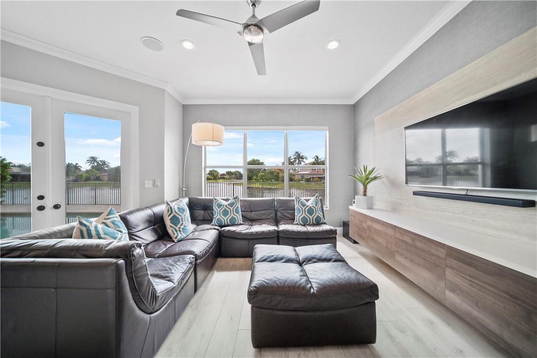 PARKLAND ISLES - Residential