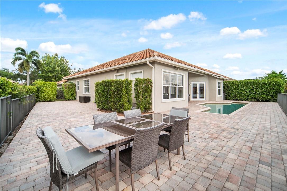 PARKLAND ISLES - Residential