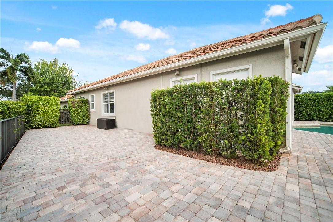 PARKLAND ISLES - Residential