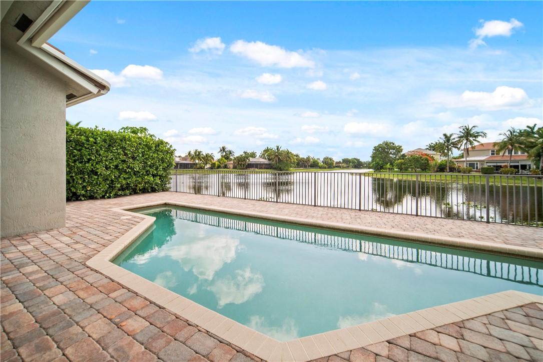 PARKLAND ISLES - Residential