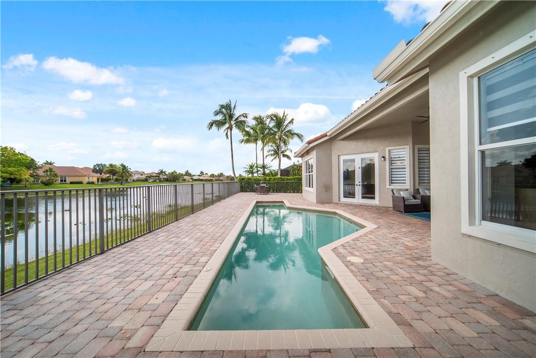 PARKLAND ISLES - Residential