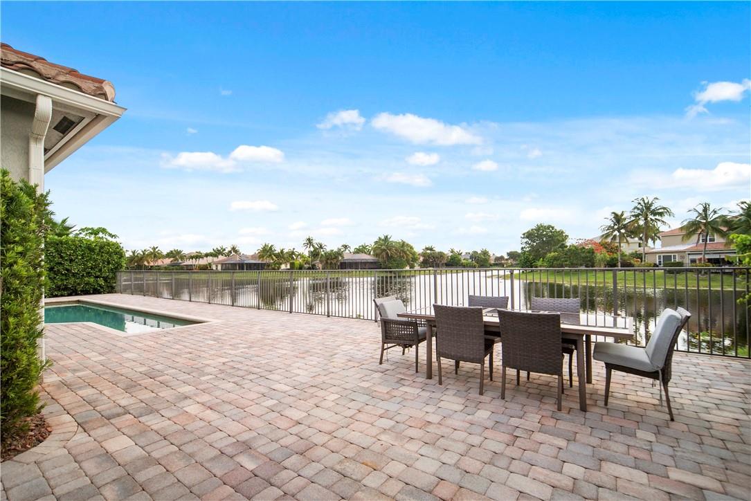 PARKLAND ISLES - Residential