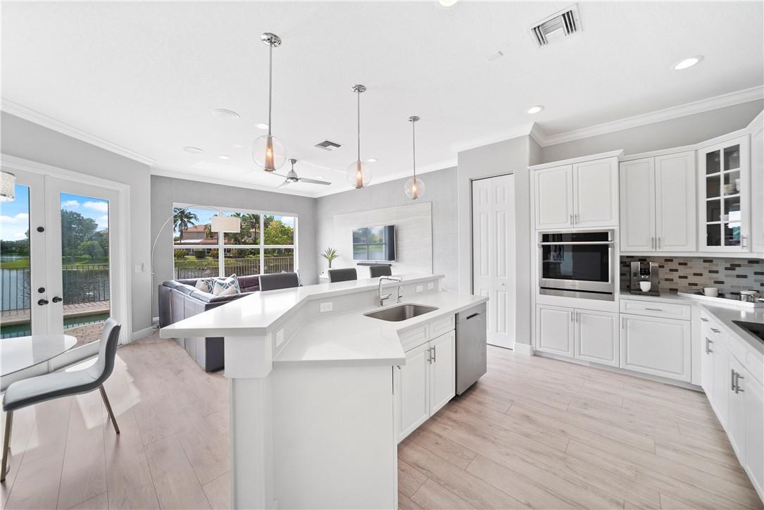PARKLAND ISLES - Residential