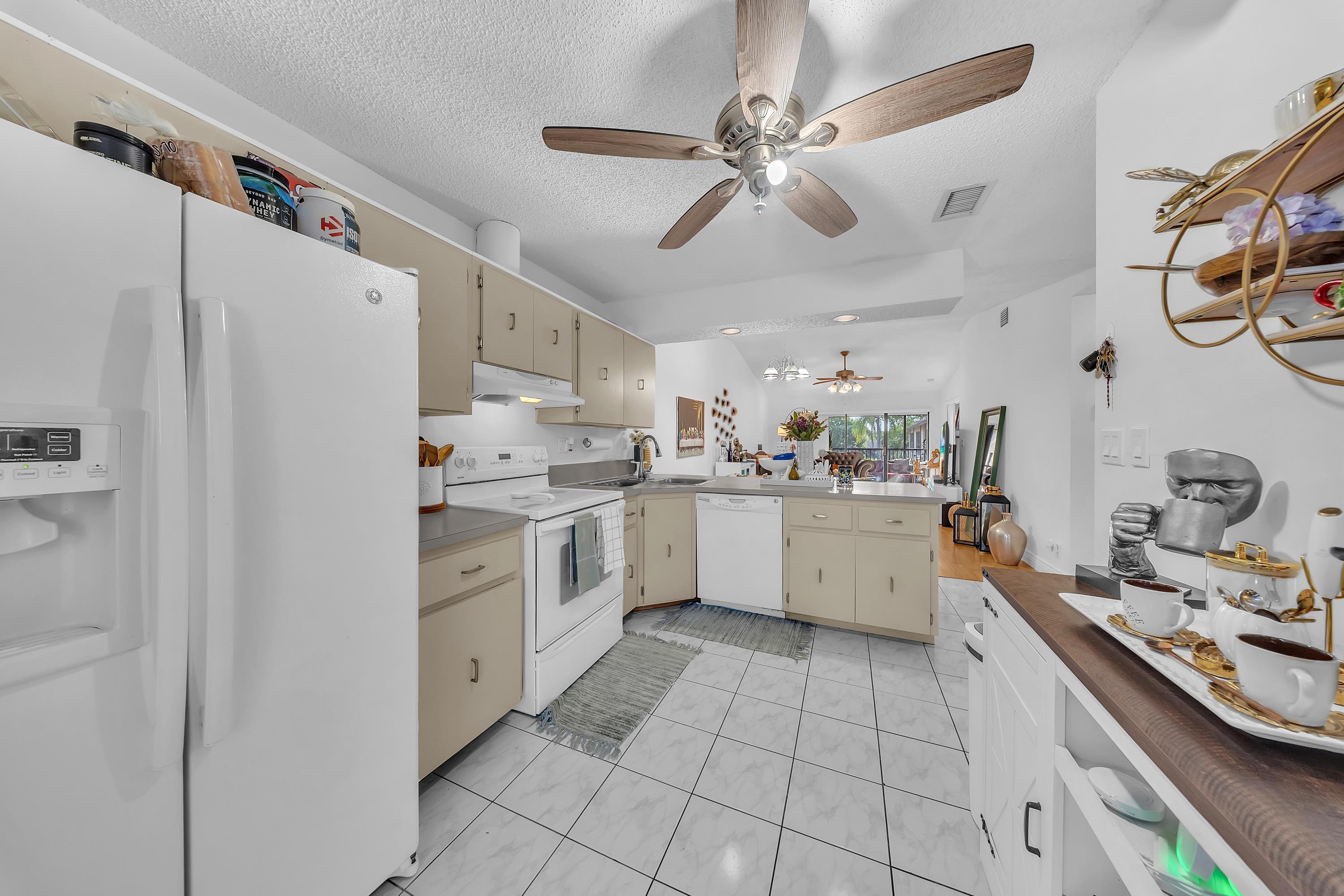 WOODLAKE ISLES NORTH CONDO - Residential