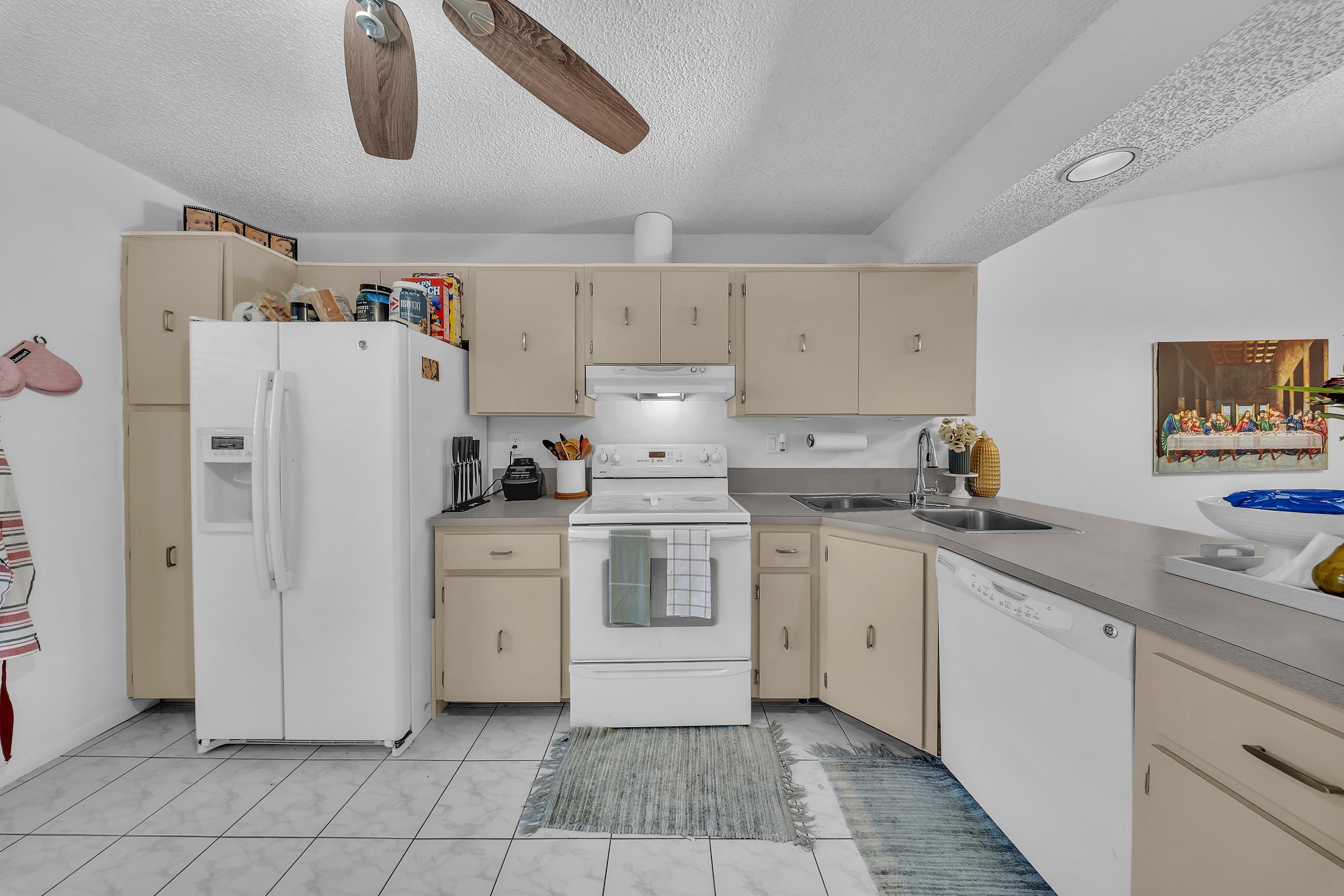 WOODLAKE ISLES NORTH CONDO - Residential