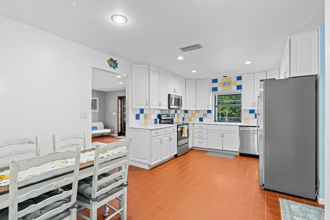 LOXAHATCHEE GROVES IN - Residential