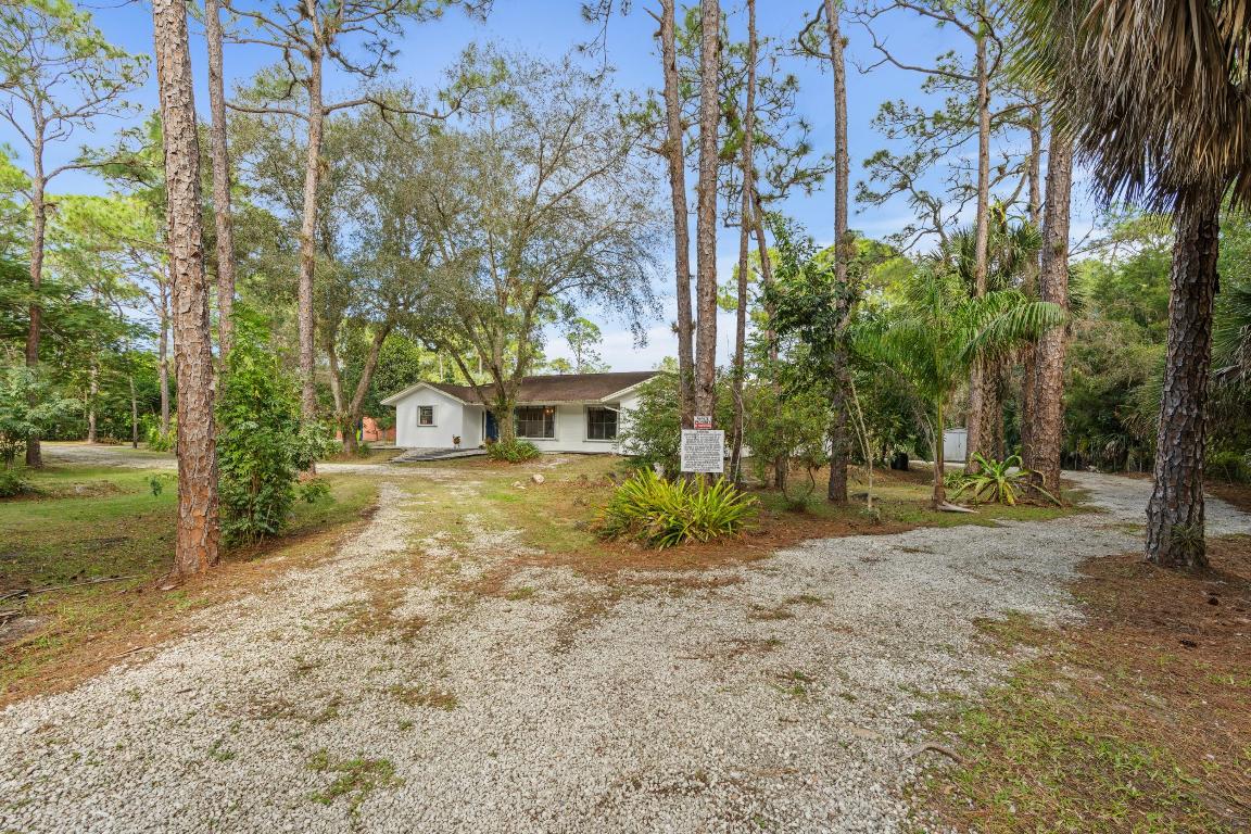 LOXAHATCHEE GROVES IN - Residential