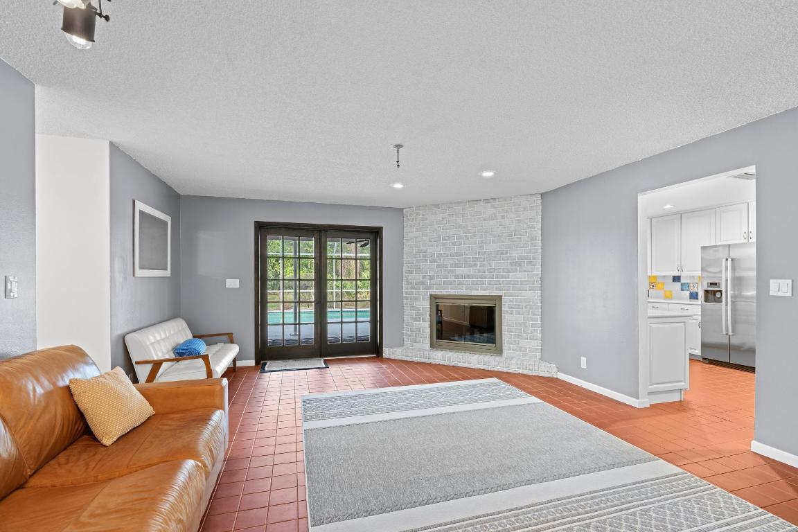 LOXAHATCHEE GROVES IN - Residential