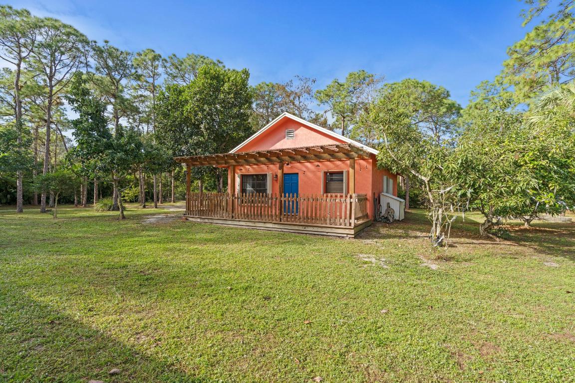 LOXAHATCHEE GROVES IN - Residential