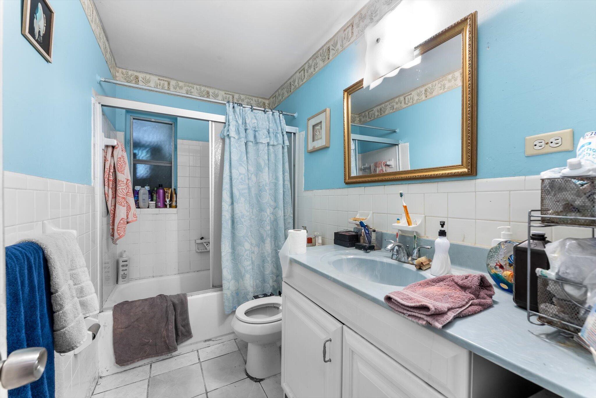 PALM BEACH LAKES SOUTH - Residential