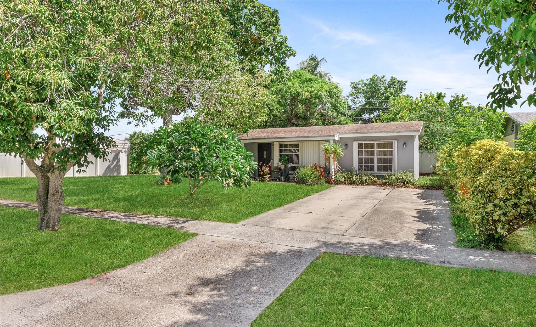 PALM BEACH LAKES SOUTH - Residential