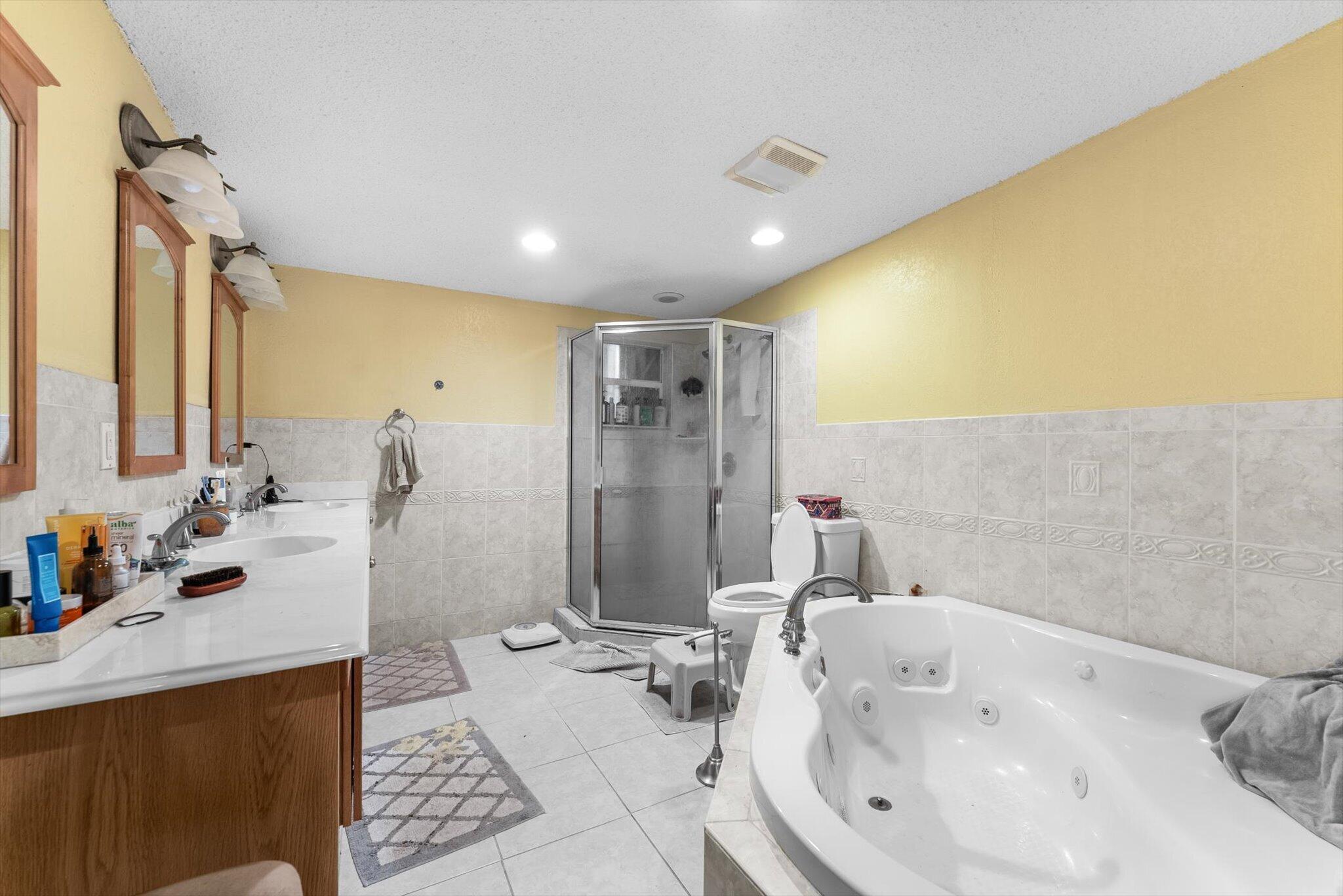 PALM BEACH LAKES SOUTH - Residential