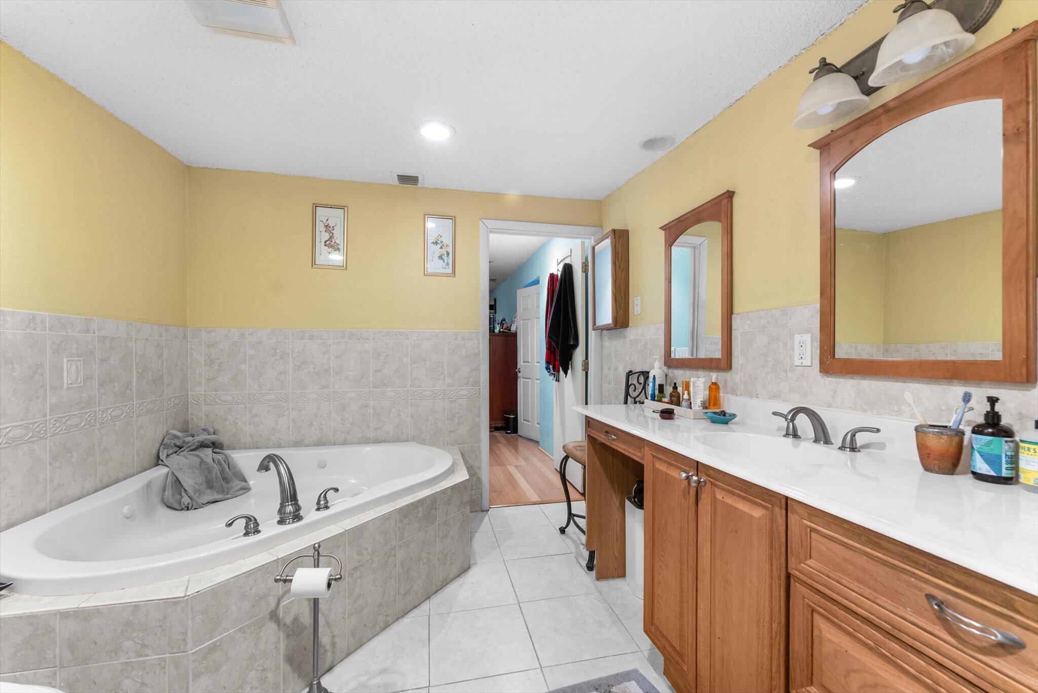 PALM BEACH LAKES SOUTH - Residential
