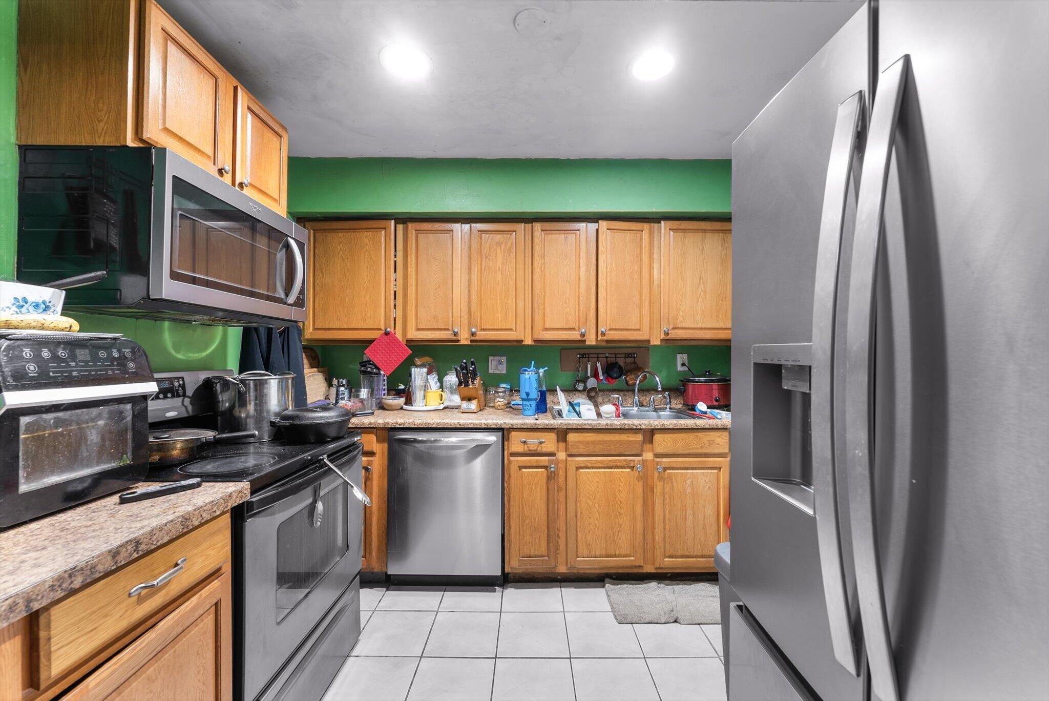 PALM BEACH LAKES SOUTH - Residential
