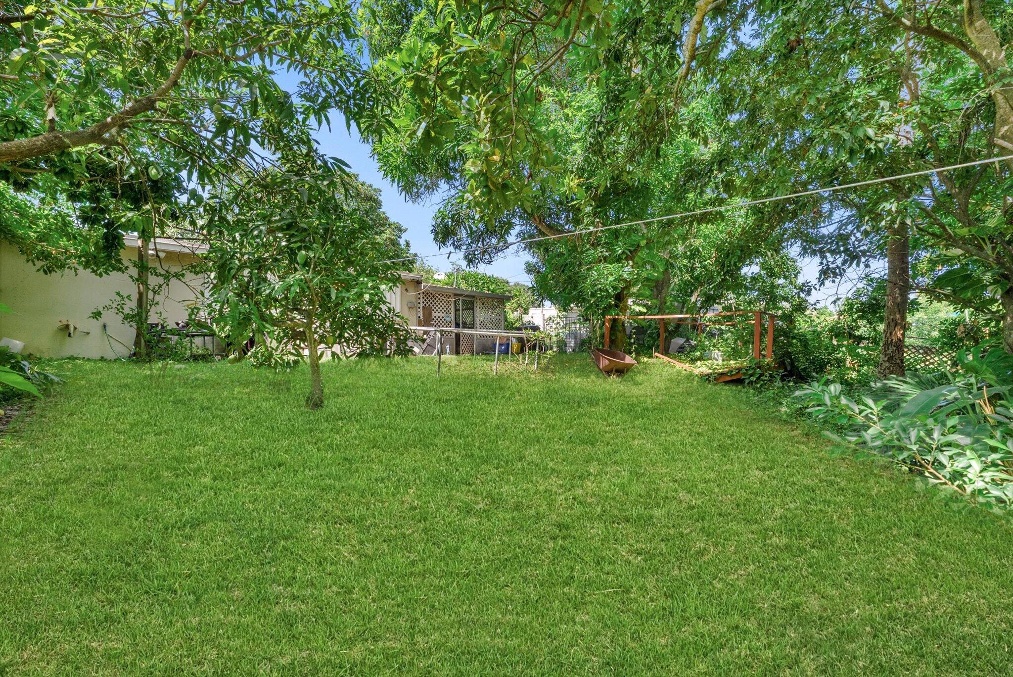 PALM BEACH LAKES SOUTH - Residential