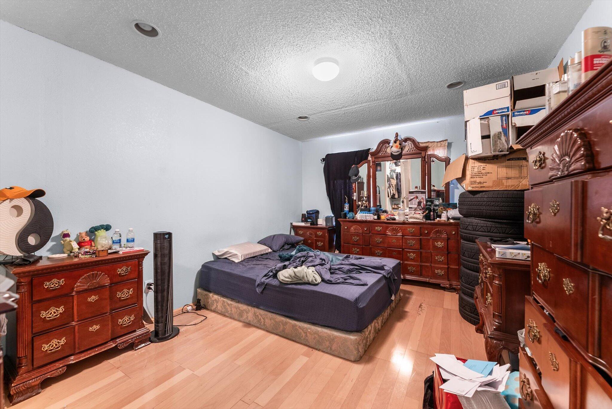 PALM BEACH LAKES SOUTH - Residential