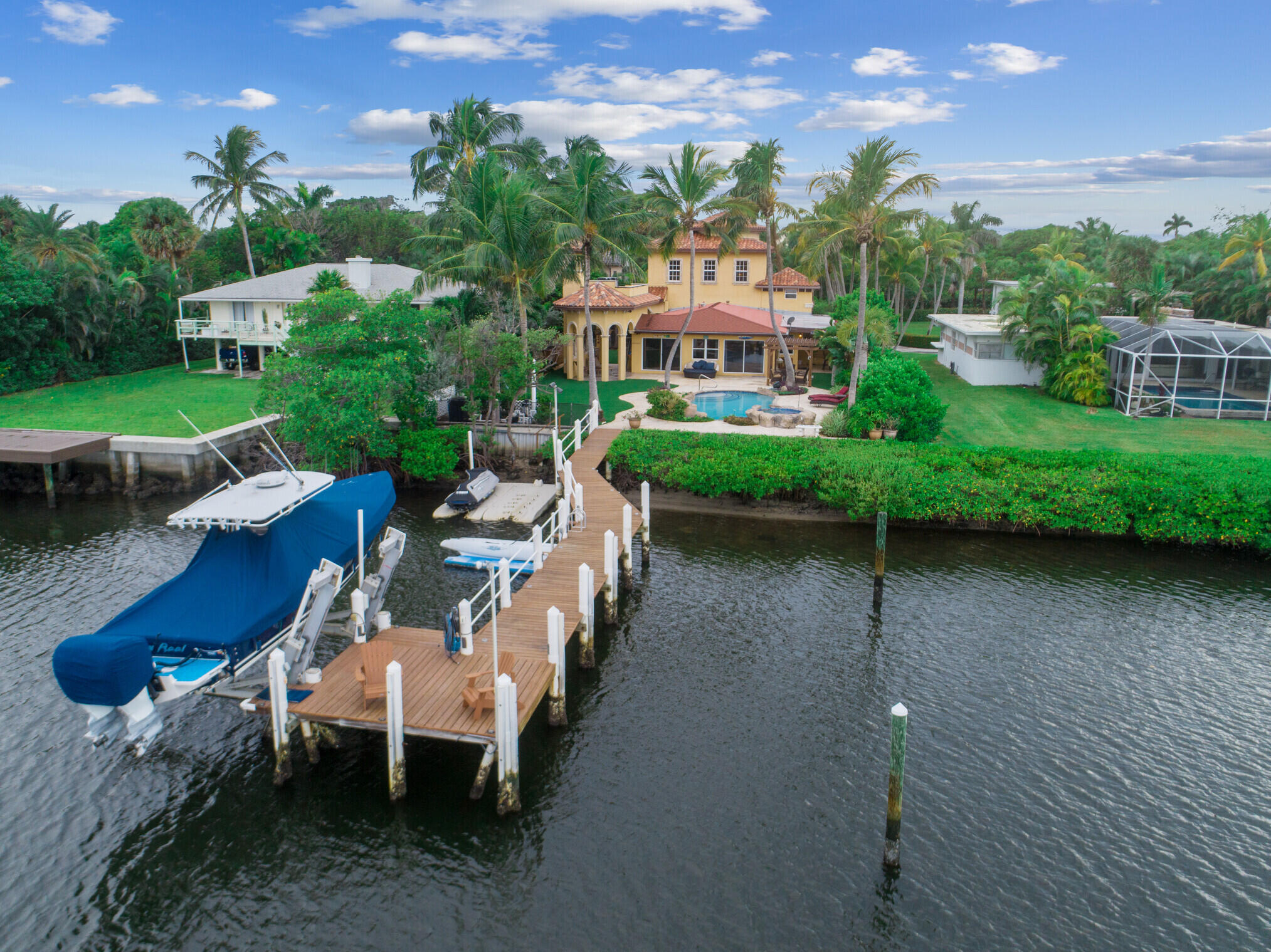 HYPOLUXO ISLAND ADD           N 15 FT OF LT 70 & L - Residential