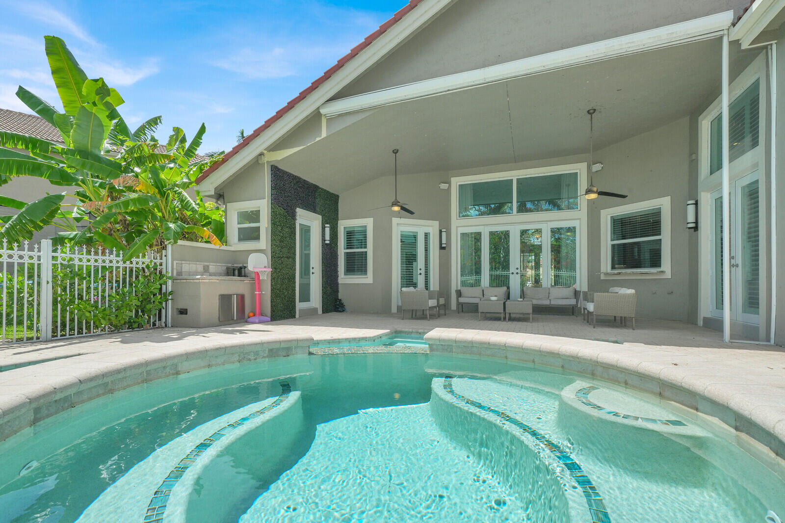 Heron Bay Three 159-41 B - Residential