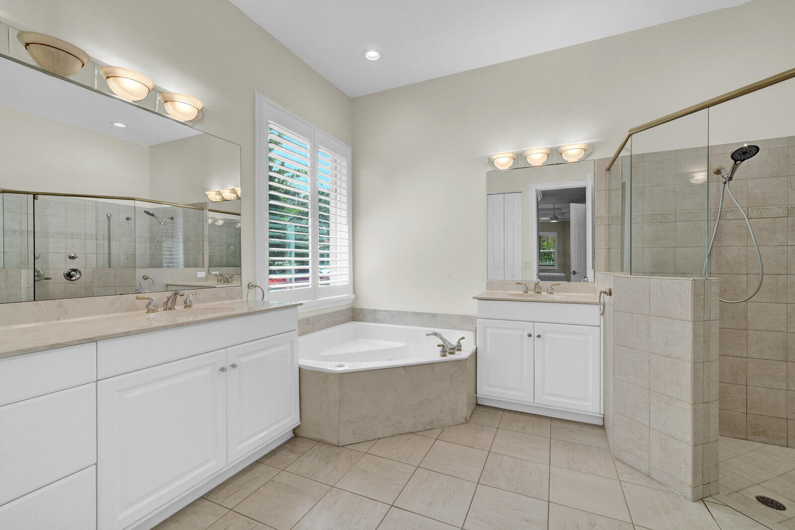 Heron Bay Three 159-41 B - Residential