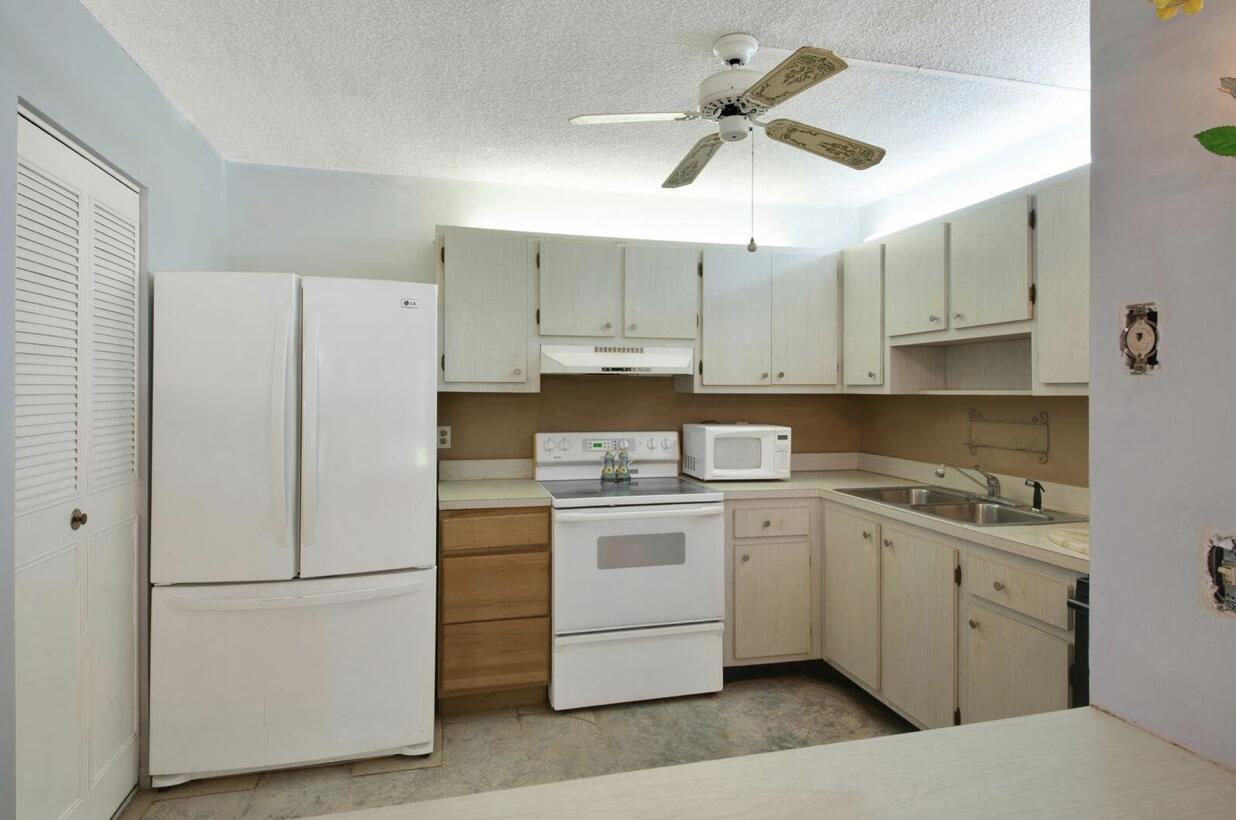 LA PINATA CONDO - Residential