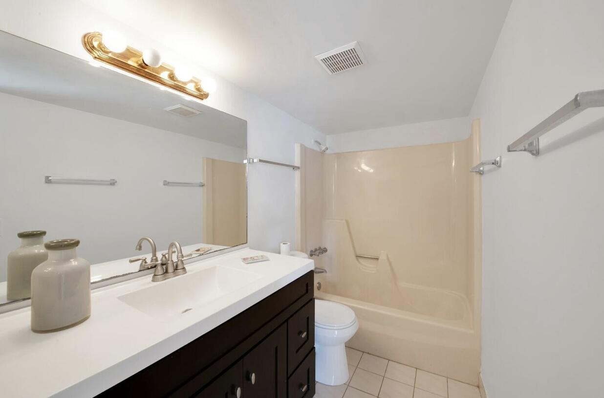 LA PINATA CONDO - Residential
