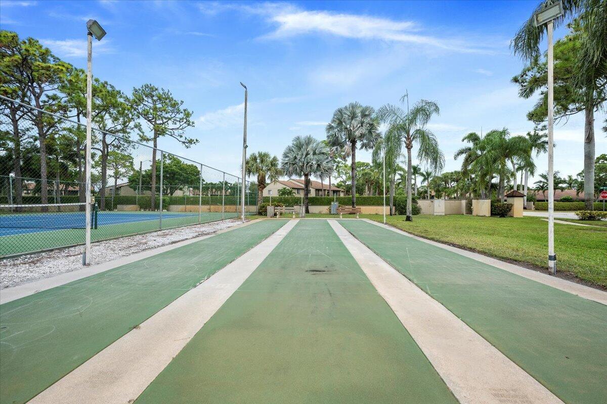 PINE RIDGE NORTH VILLAGE III CONDO - Residential