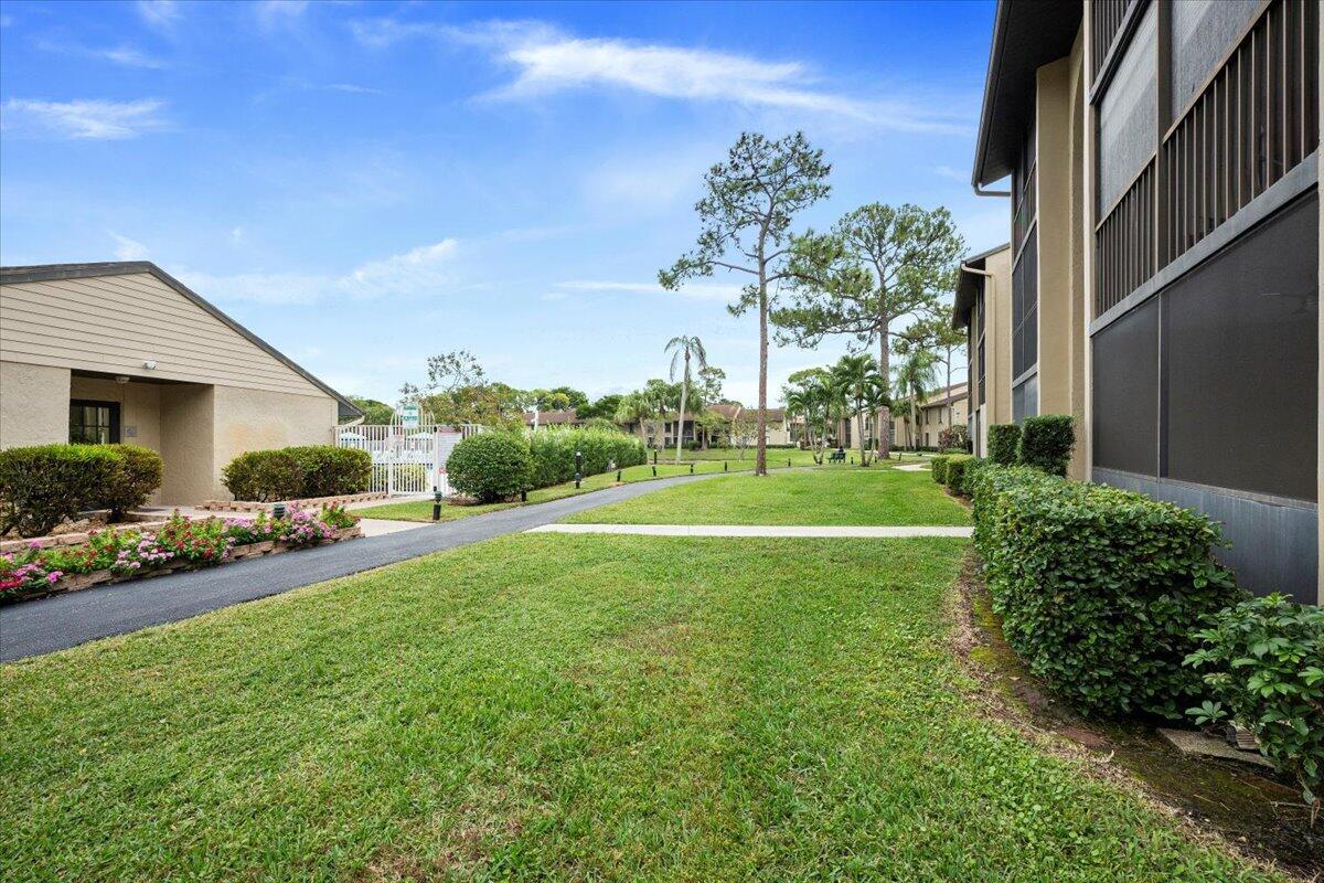 PINE RIDGE NORTH VILLAGE III CONDO - Residential