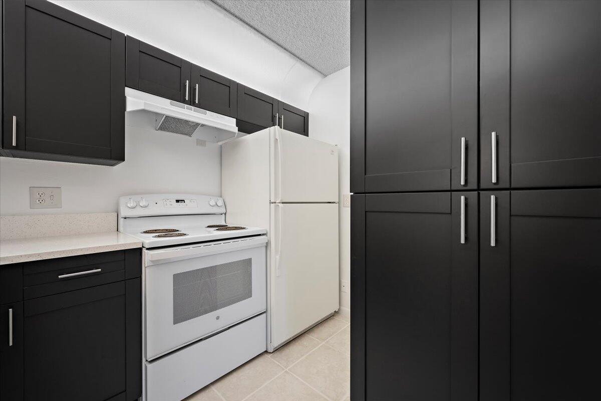 PINE RIDGE NORTH VILLAGE III CONDO - Residential