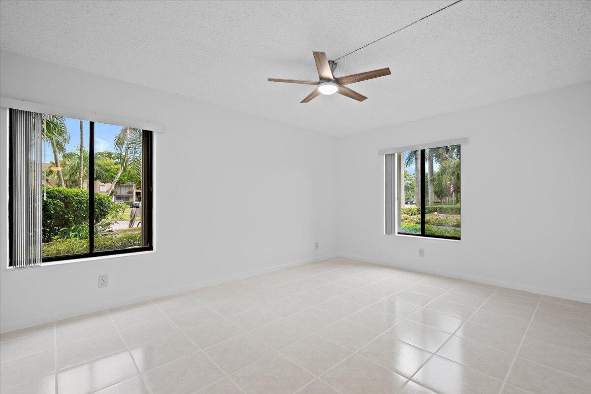 PINE RIDGE NORTH VILLAGE III CONDO - Residential