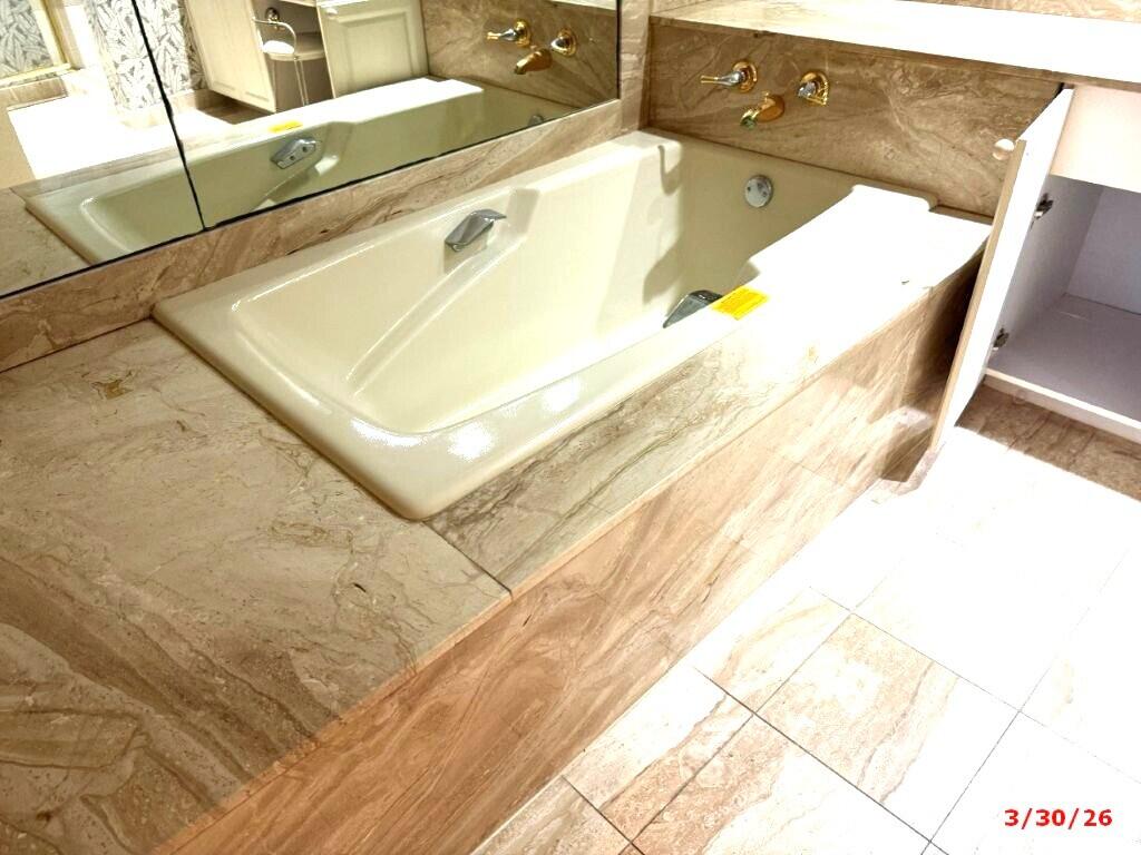 WINDSOR AT HUNTERS CONDO - Residential