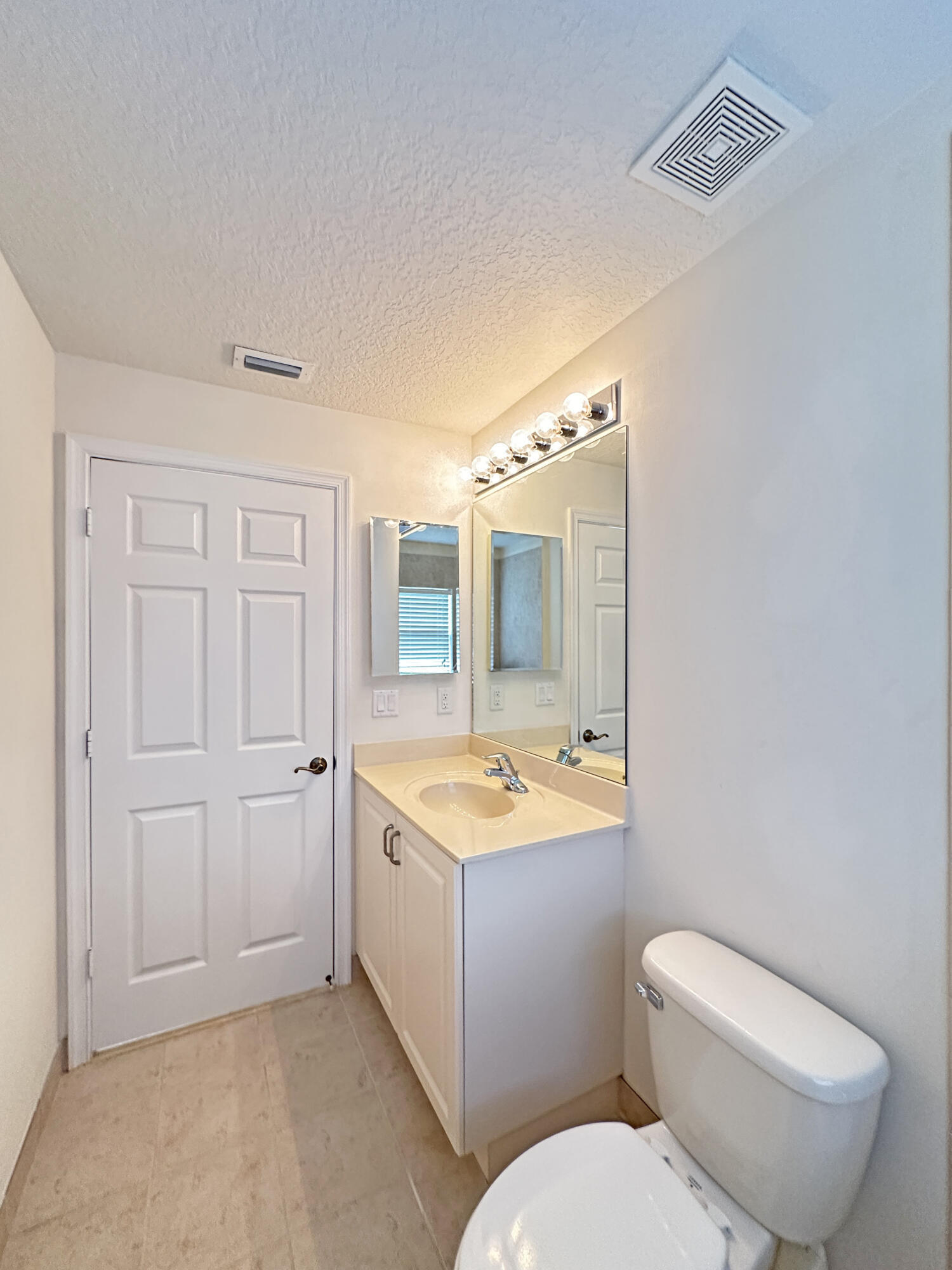 TRADITION PLAT NO 28 - Residential Lease