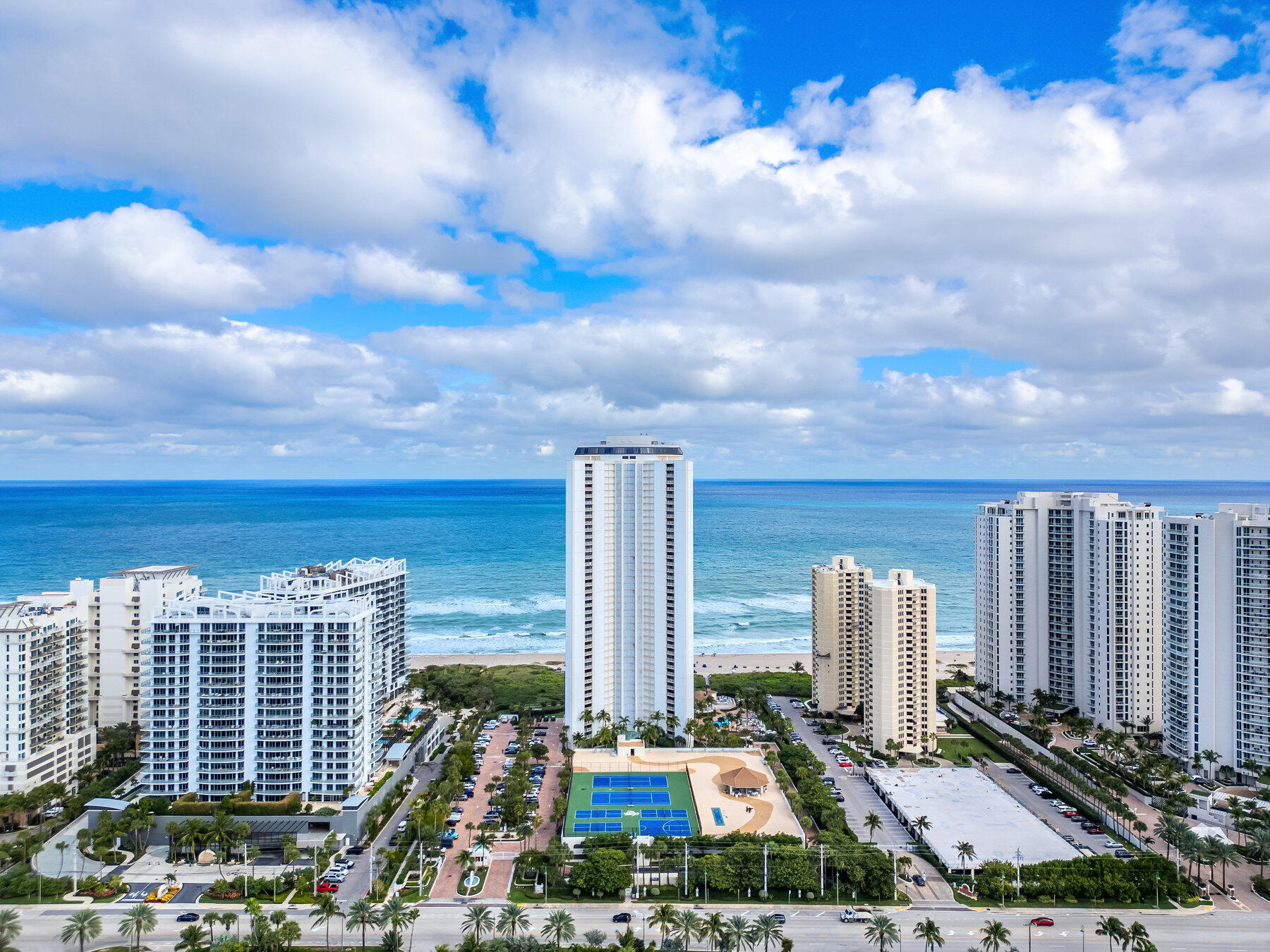 TIARA CONDO - Residential