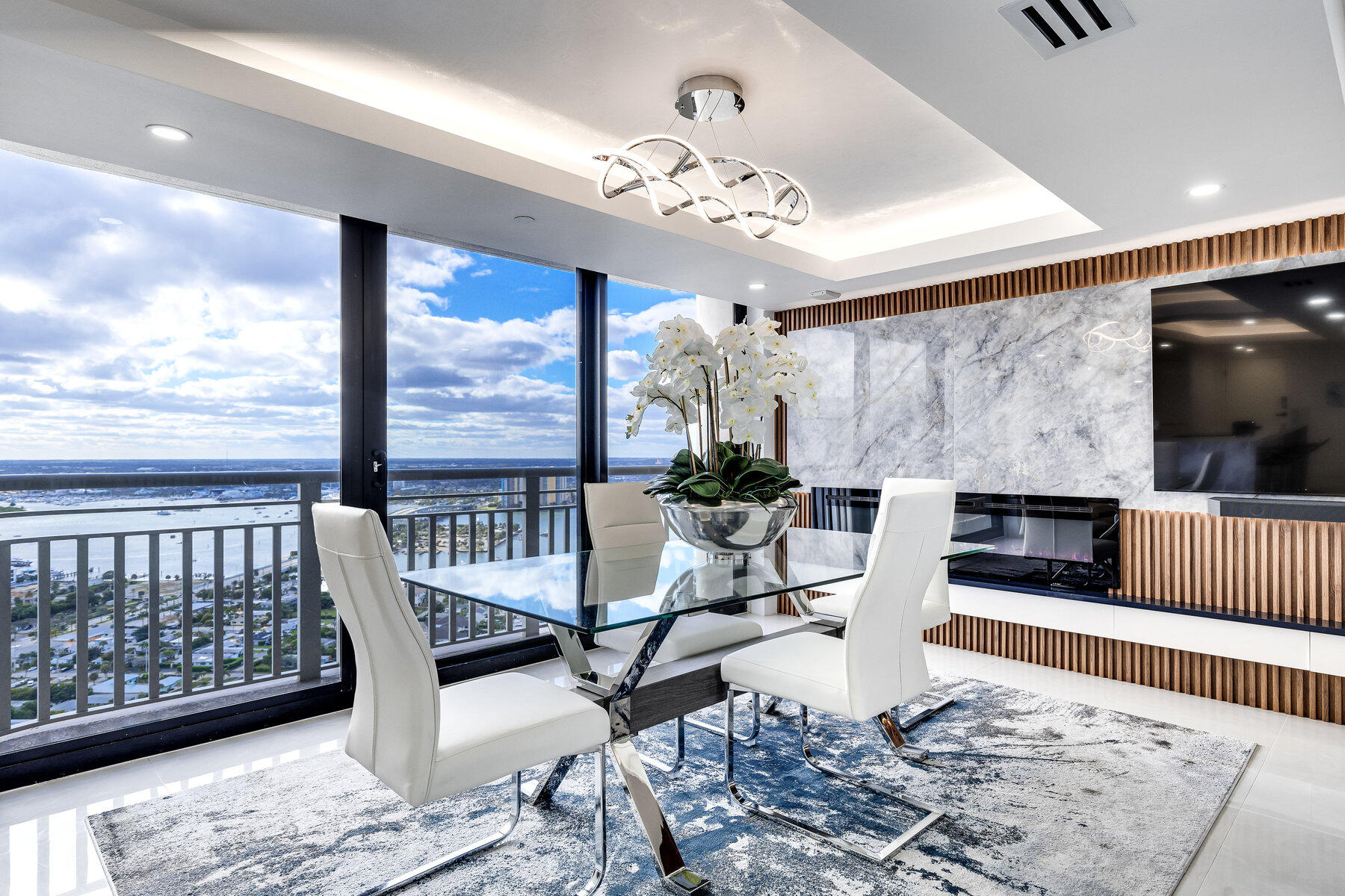 TIARA CONDO - Residential