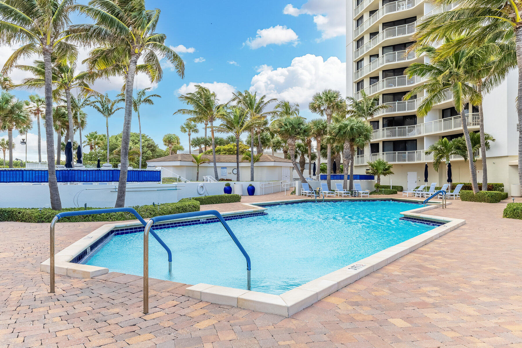 TIARA CONDO - Residential