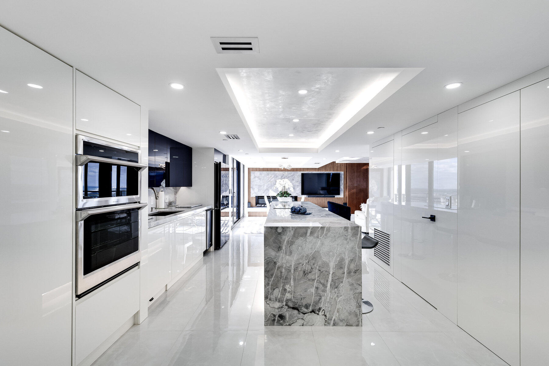 TIARA CONDO - Residential