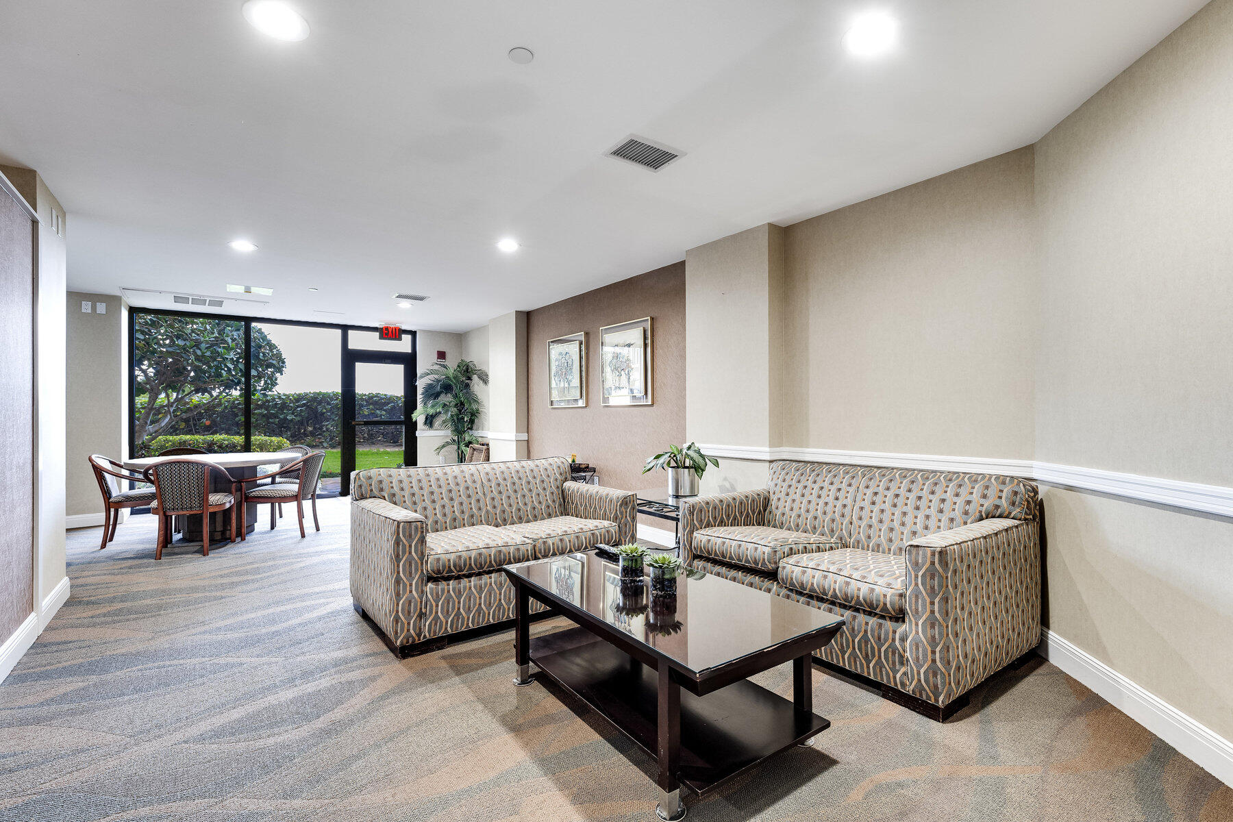 TIARA CONDO - Residential