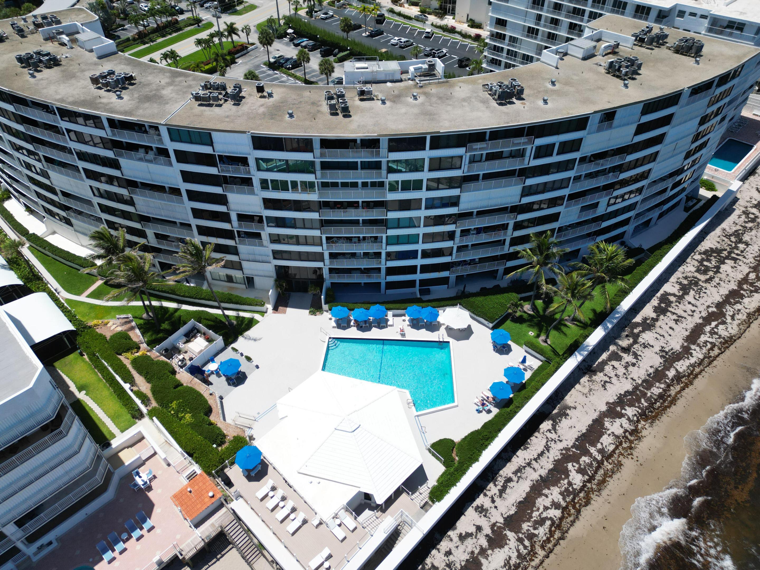 MAYFAIR HOUSE CONDO - Residential