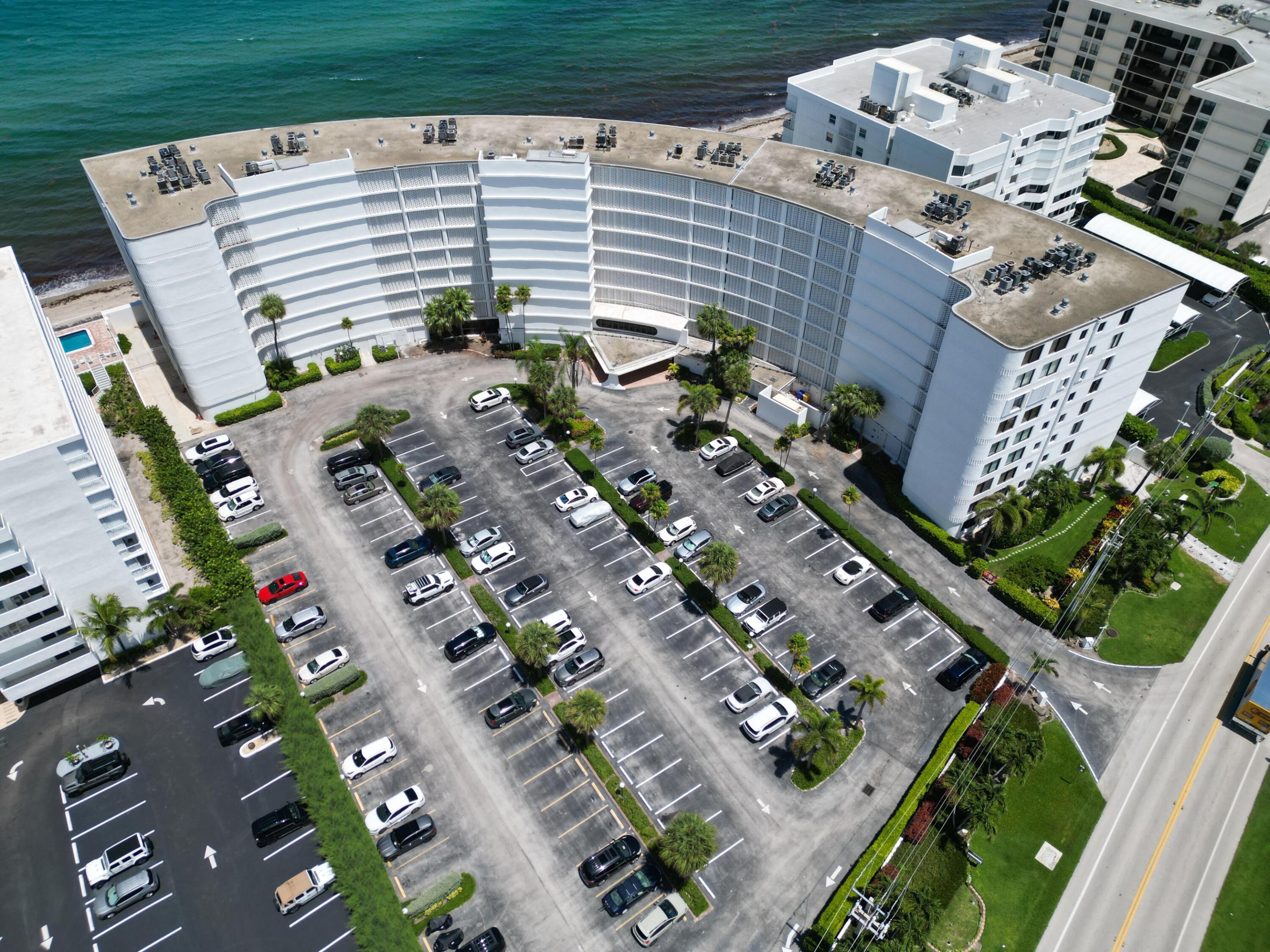 MAYFAIR HOUSE CONDO - Residential